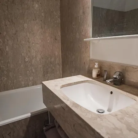 Hostnfly - Charming Bright Studio Near Sacre Coeur * 파리